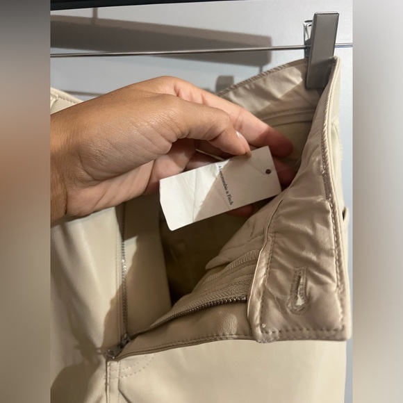 Abercrombie and Fitch, vegan leather shorts - Picture 9 of 9